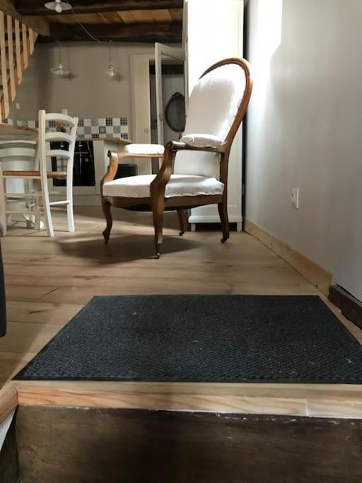 Petite Maison Medievale Партене Екстериор снимка