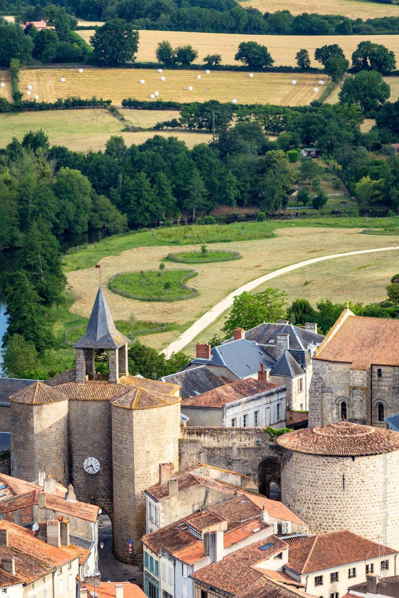 Petite Maison Medievale Партене Екстериор снимка